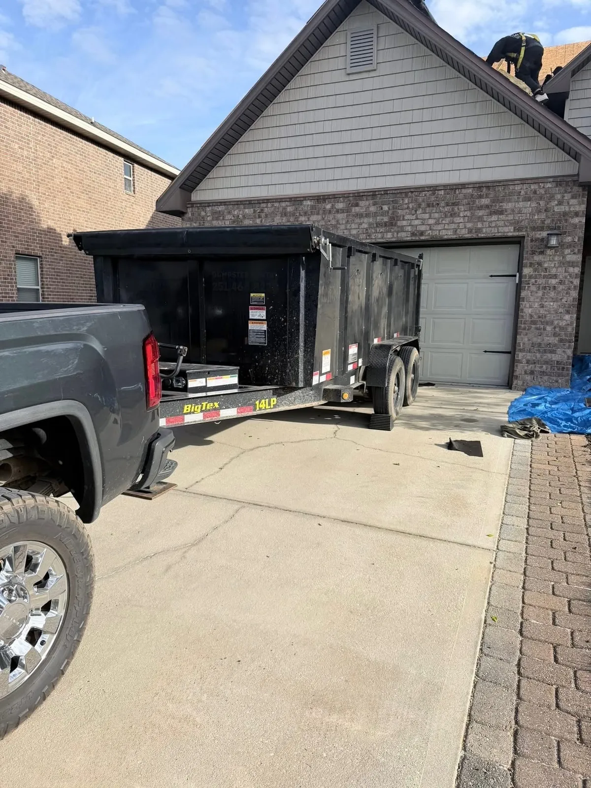 Dump trailer placed on a driveway